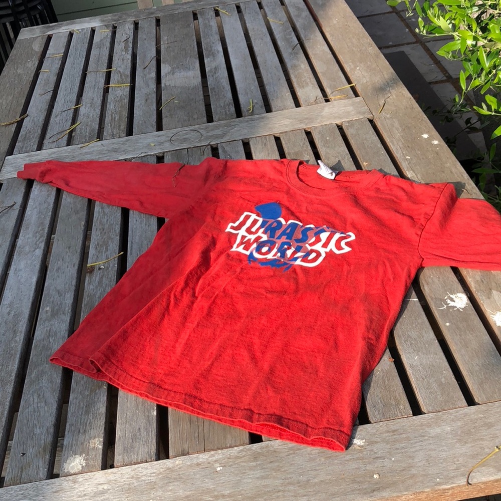 EXCLUSIVE Jurassic world kids/small/x Small shirt